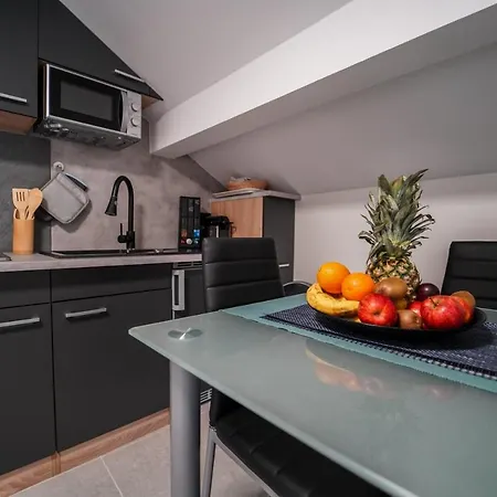 Ferienhaus In Niederoesterreich Mit 3 Apartments Mitten Im Wald Feuchtenbach Exterior photo