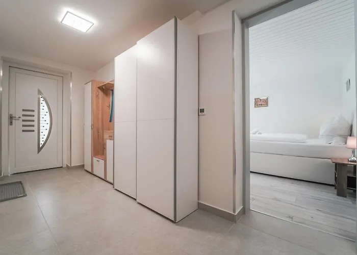 Ferienhaus In Niederoesterreich Mit 3 Apartments Mitten Im Wald